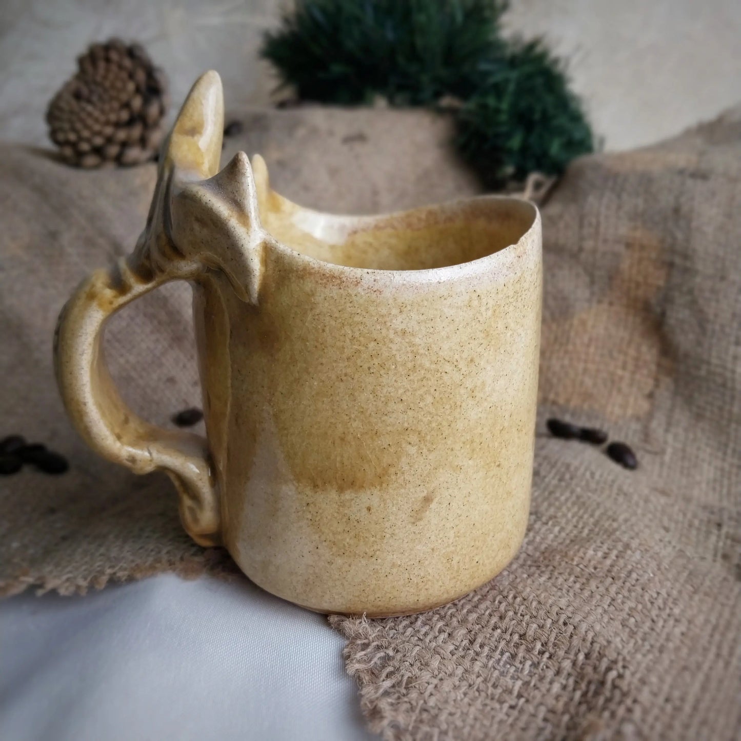 Krem Kartal Pençesi Nescafe Kahve Bardağı - Gülsüm Sanat Evi